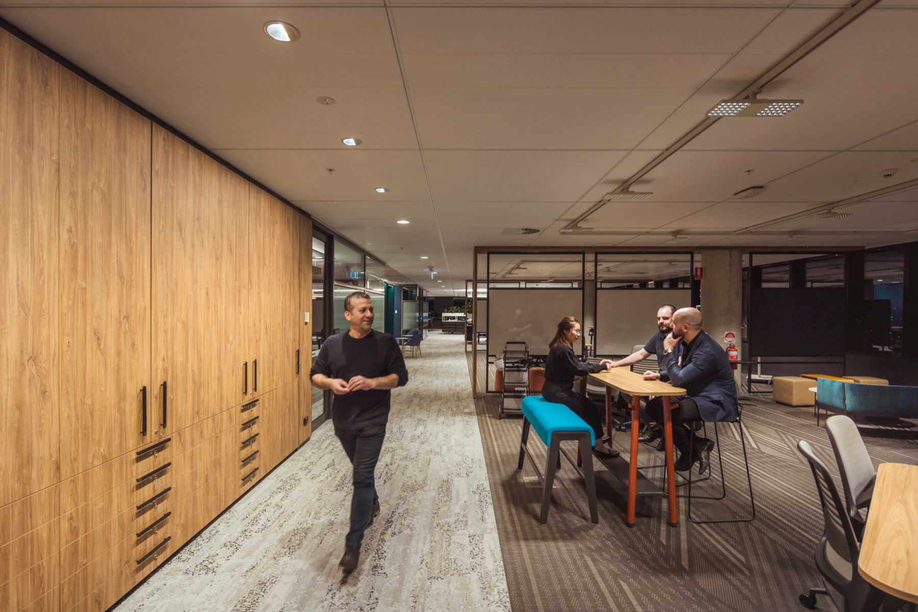 VicRoads Ringwood Office, Melbourne. Architecture: Peckvonhartel, Melbourne. Lighting design: Buckford Illumination Group, Melbourne. Partner: ADP Consulting, Melbourne. Photography: Jackie Chan, Sydney.