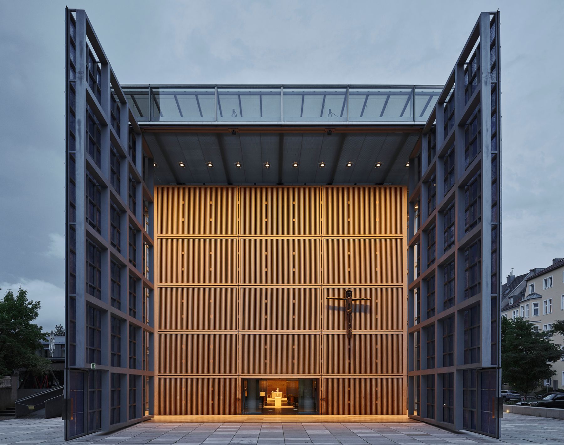 Herz Jesu Church, Munich. Architecture: Allmann Wappner Architekten. Electrical engineering: Planungsgesellschaft Silberbauer GmbH & Co. KG.Lighting design: George Sexton / Michael Schmidt. Electrical installation: Elektro Rossmanith. Photography: David Schreyer.