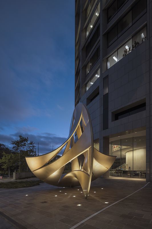 Illuminated Shell Mace sculpture by Charles Perry in front of 1 Spring Street building, Melbourne.