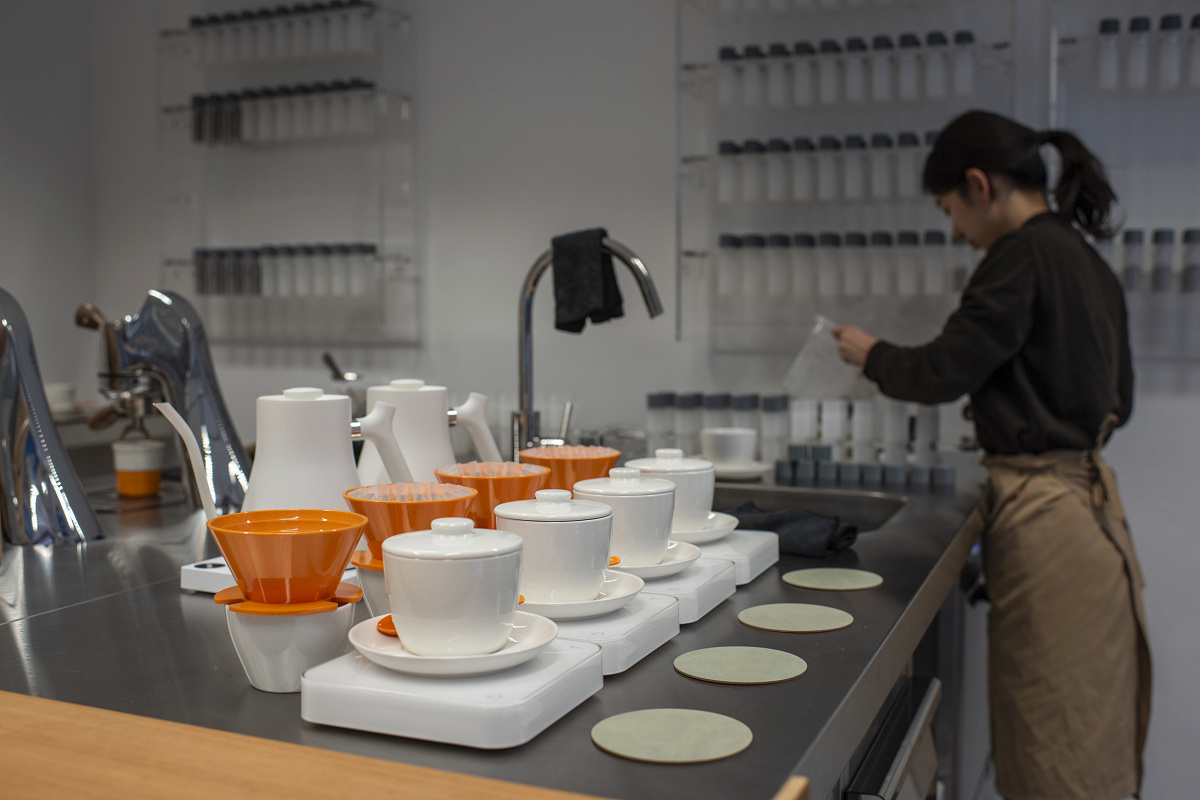 April Coffee Roasters preparation area illuminated by flexible ERCO Jilly downlights.
