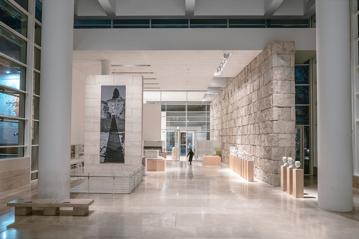 Ara Pacis Museum interior in Rome, illuminated by ERCO LED spotlights for enhanced perception.