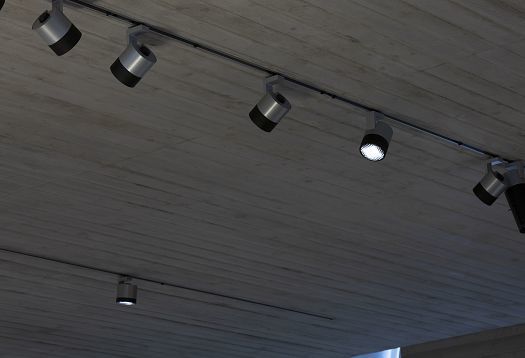 ERCO Parscan LED spotlights on a track, providing flexible exhibition lighting in Blockhaus Dresden.