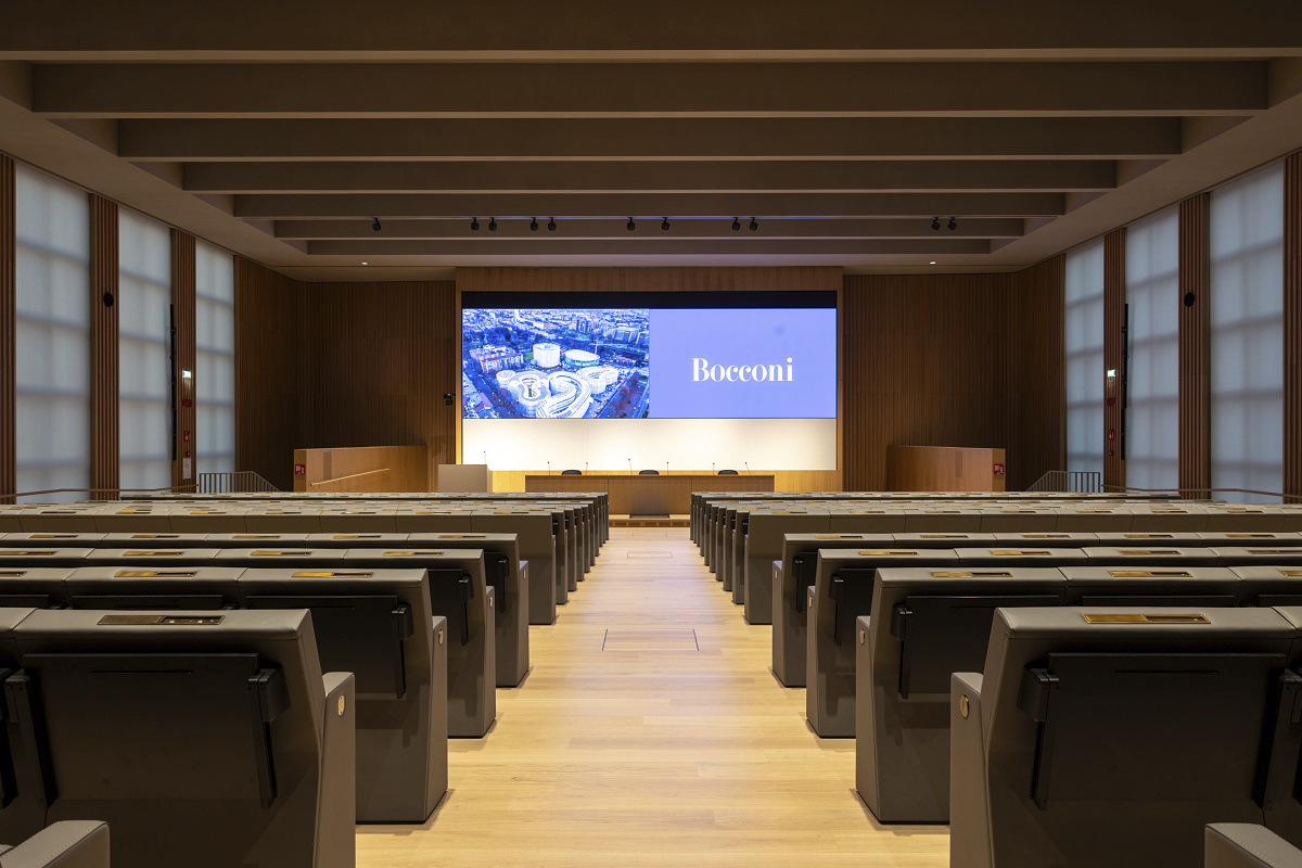 ERCO LED lighting in Bocconi Universitys auditorium, Milan, providing optimal light for lectures.