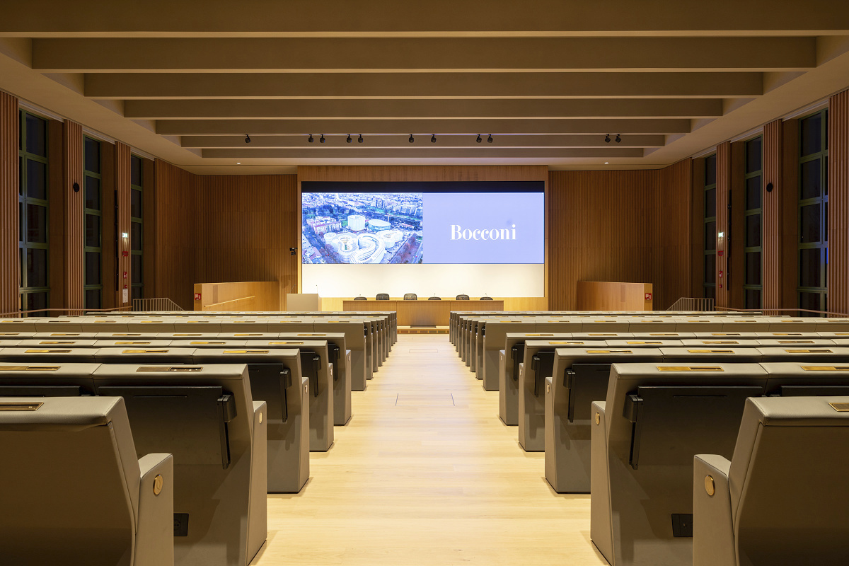 ERCO LED lighting in Bocconi Universitys auditorium, Milan, providing optimal light for lectures.
