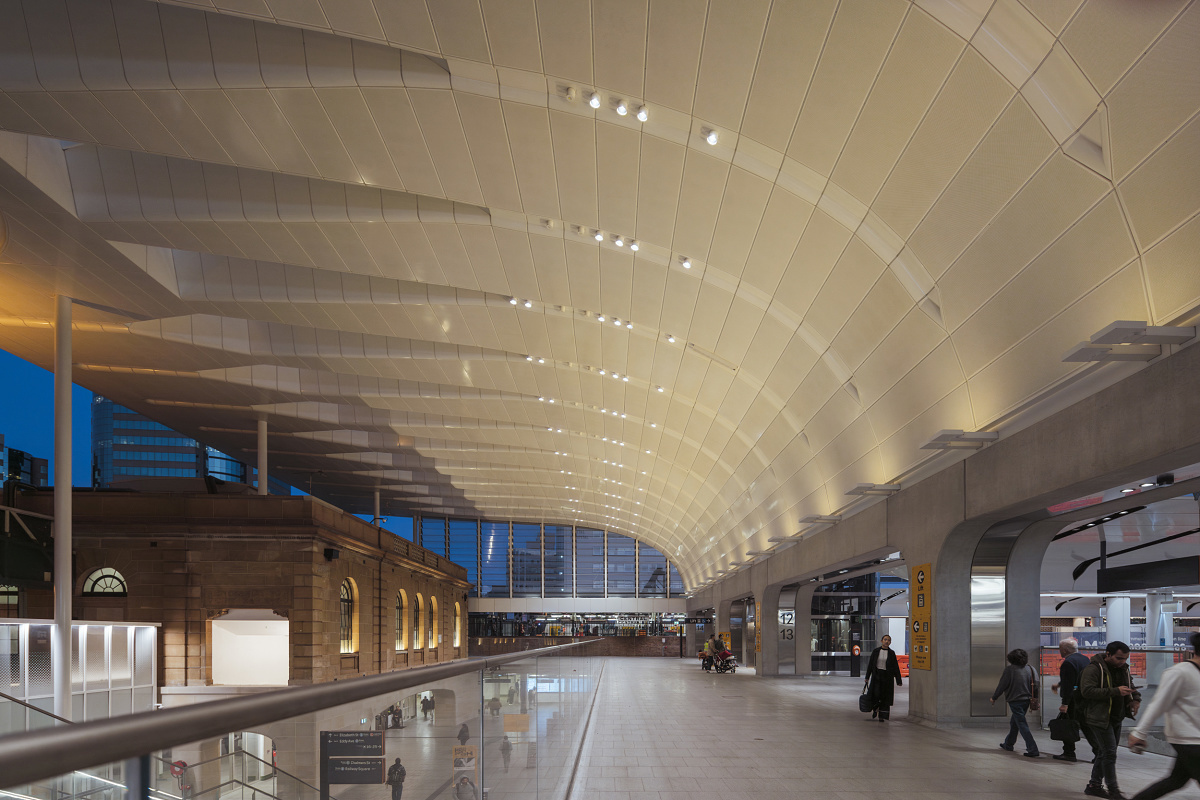ERCO Lightscan LEDs provide tunable white lighting at Sydneys Central Station.