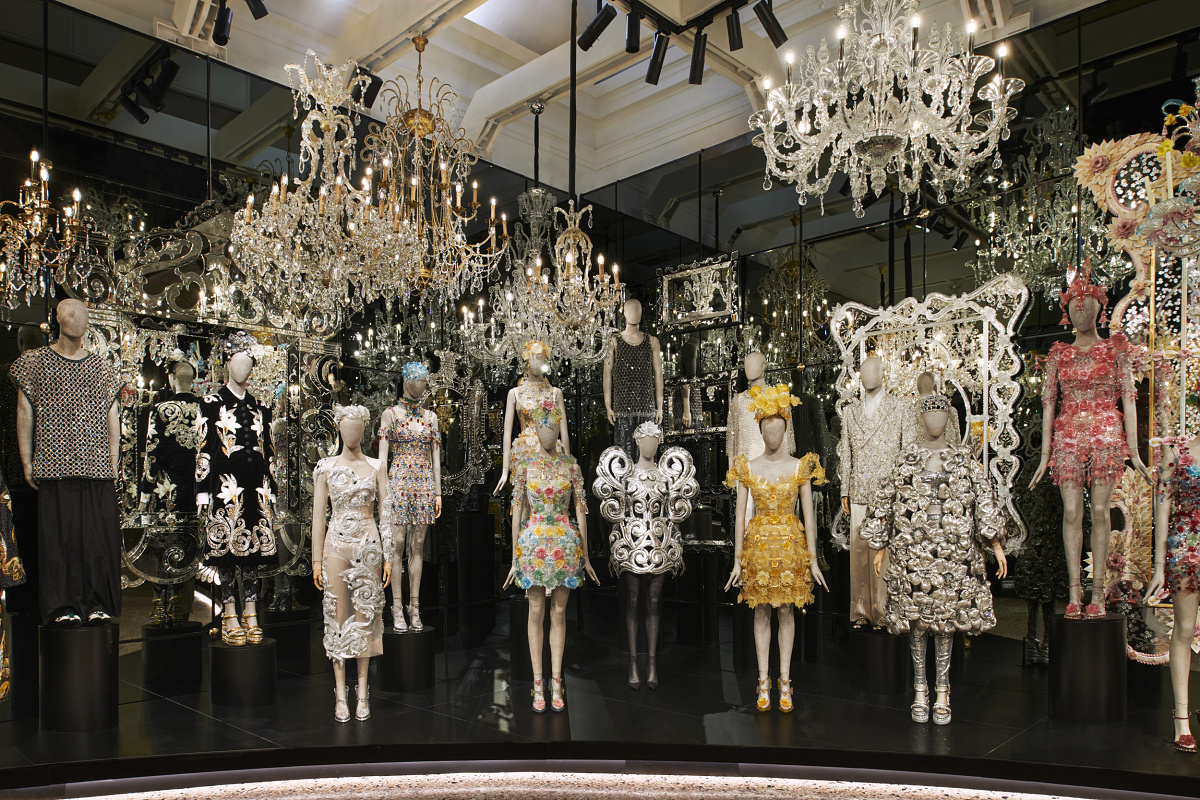 Dolce & Gabbana exhibition in Milan, illuminated by ERCO LED lighting for immersive fashion.