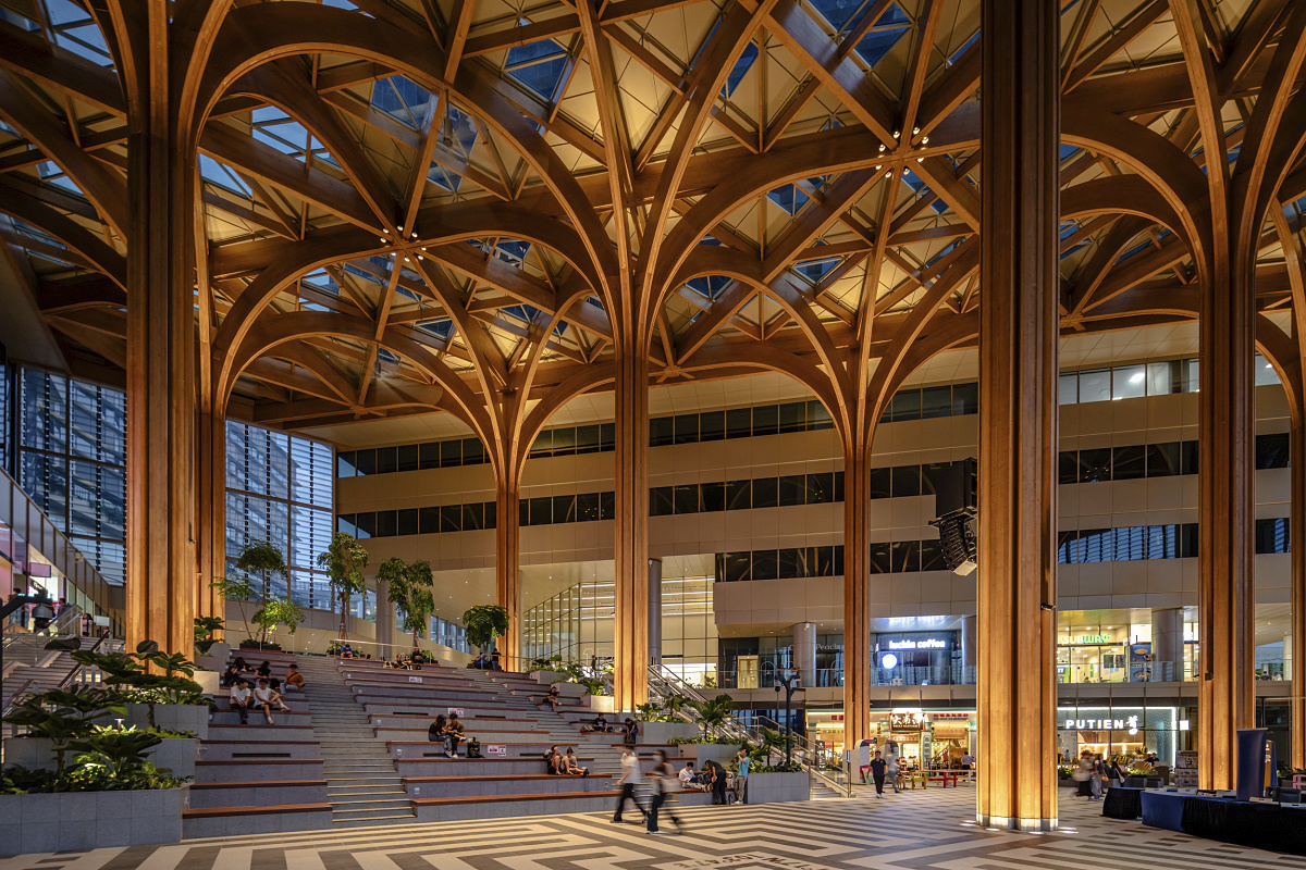 Geneo, Singapore Science Park: High-ceiling illumination with ERCO LED lighting for light effectivity.
