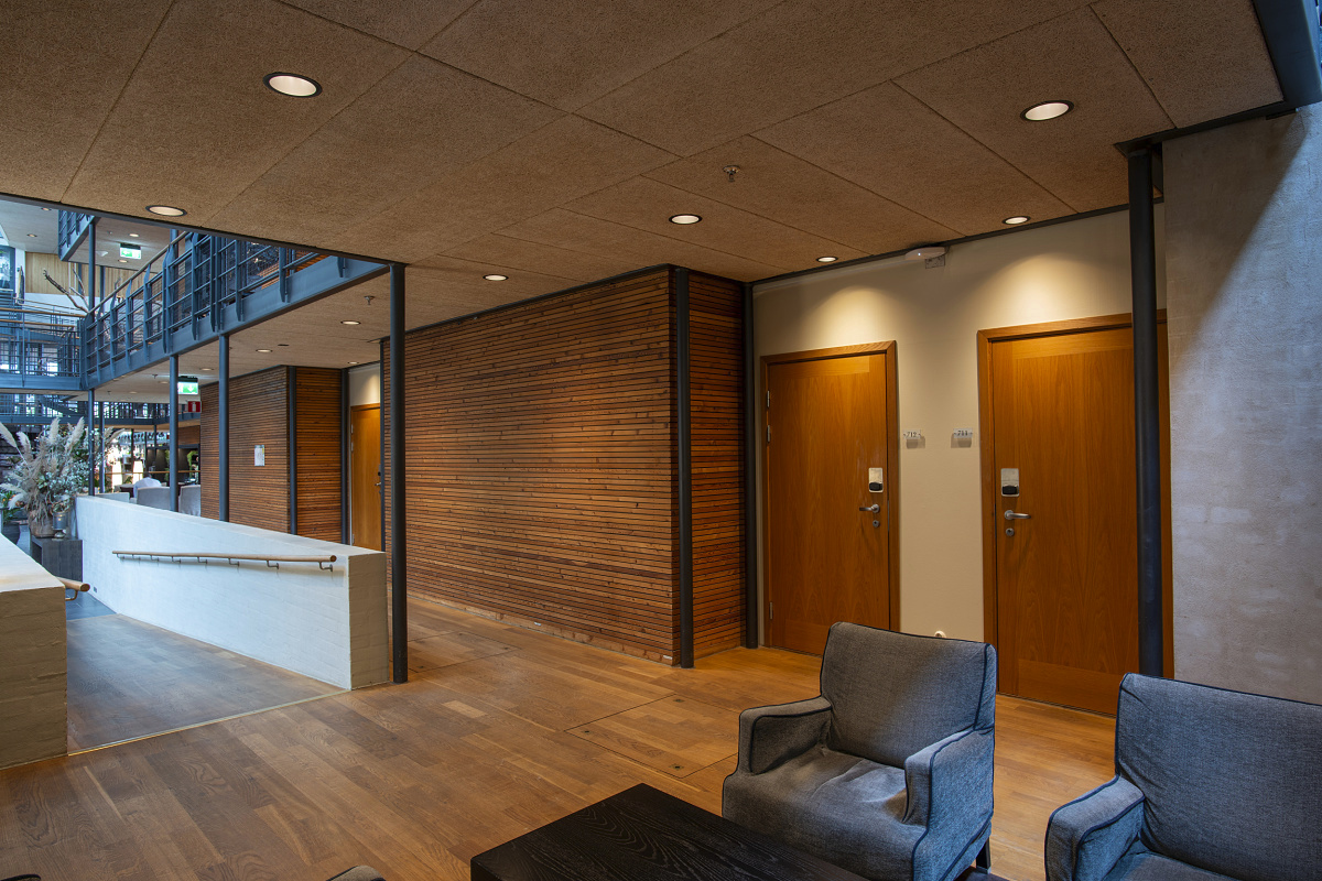 Hotel Skansen interior featuring ERCO Iku recessed lights for glare-free, adaptable lighting.