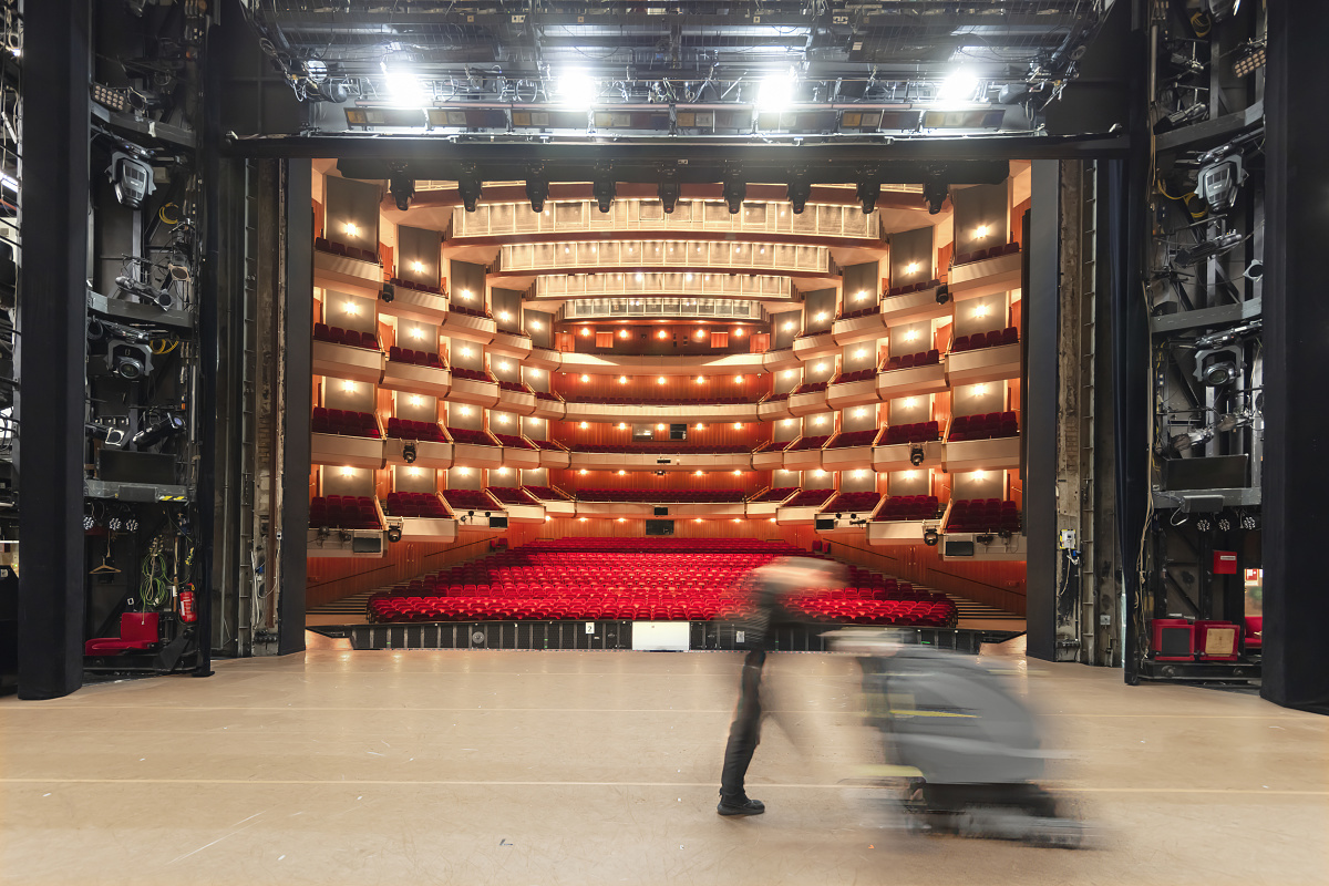 Hamburg State Opera's auditorium featuring energy-efficient ERCO LED downlights.