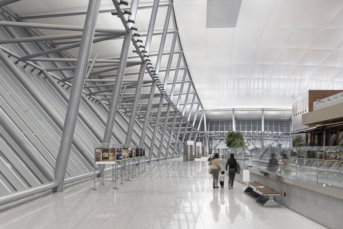 Carrasco International Airport interior featuring ERCO LED lighting.