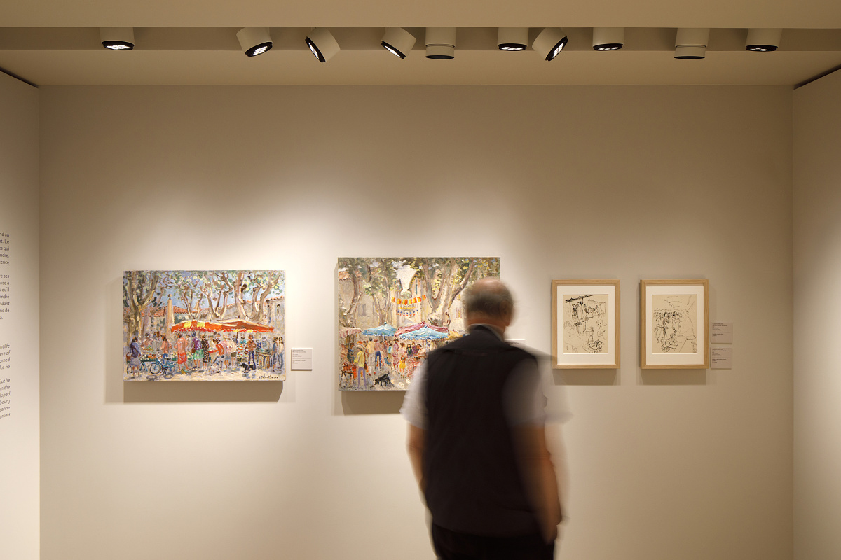 ERCO Parscan spotlights illuminate artwork at Les Franciscaines, Deauville.