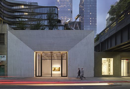 Kasmin Gallery in New York, showcasing accent lighting for art exhibitions using ERCO spotlights.