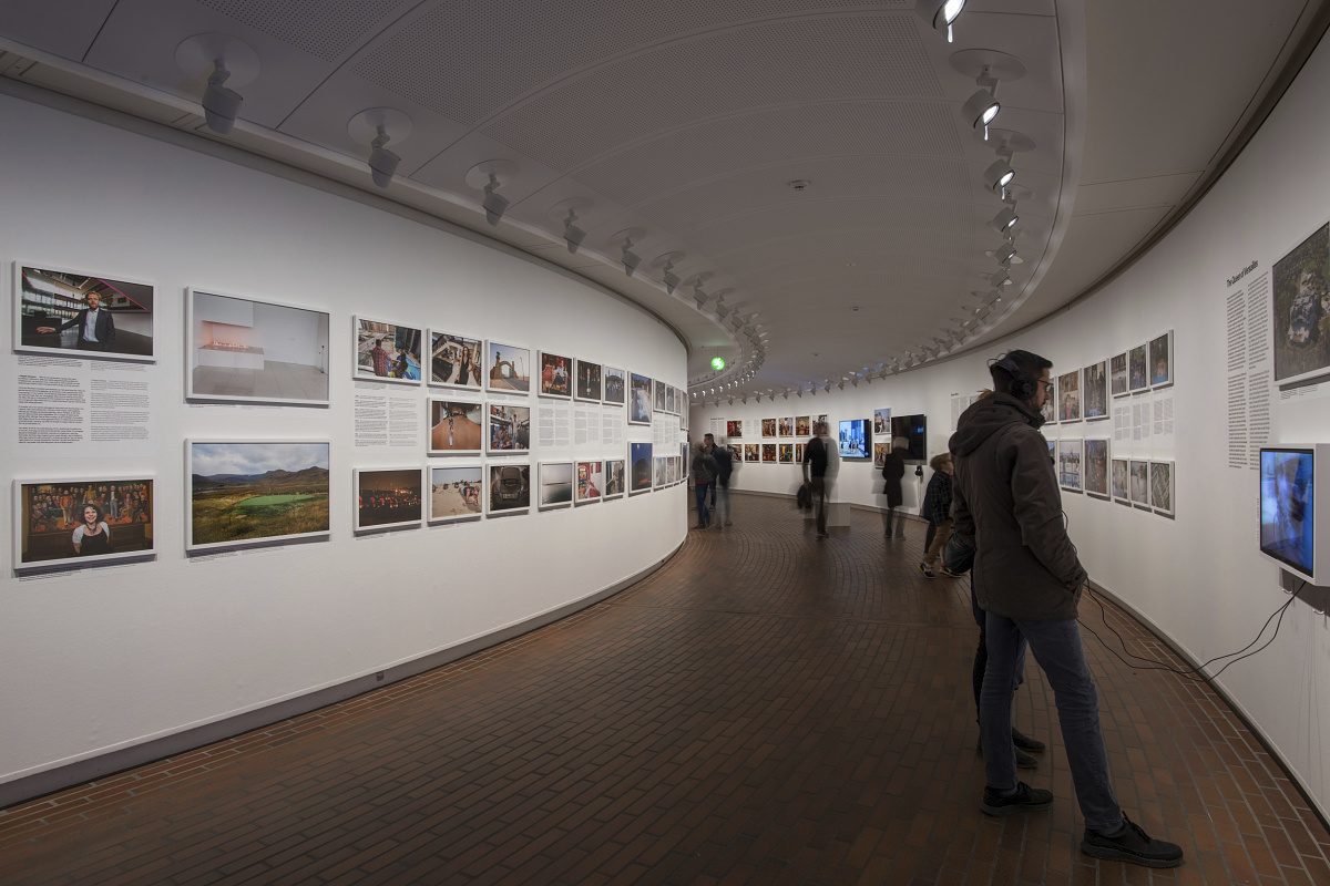 ERCO LED lighting with Parscan spotlights illuminating art at the Louisiana Museum of Modern Art.