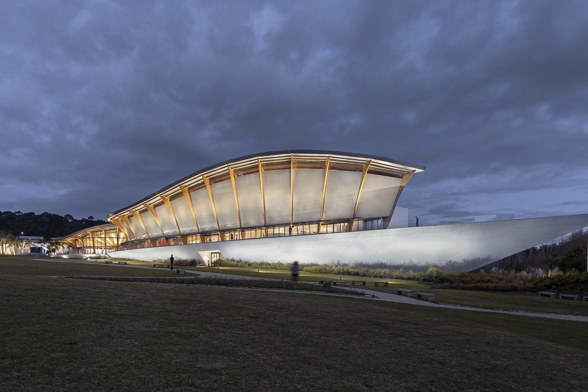 Illuminated Museo Atchugarry: Contemporary art enhanced by ERCO LED lighting.