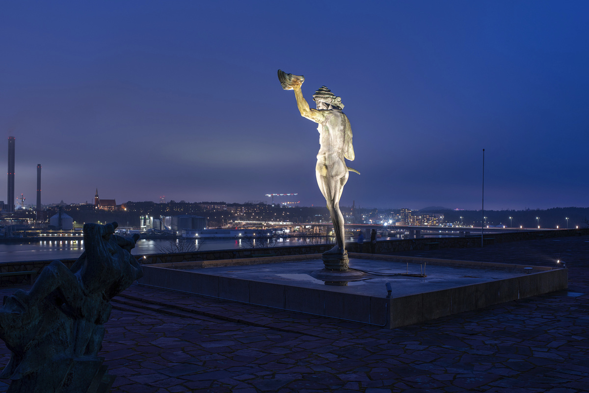 Illuminated sculpture at Millesgården Museum, Stockholm, featuring precise ERCO Beamer lighting.