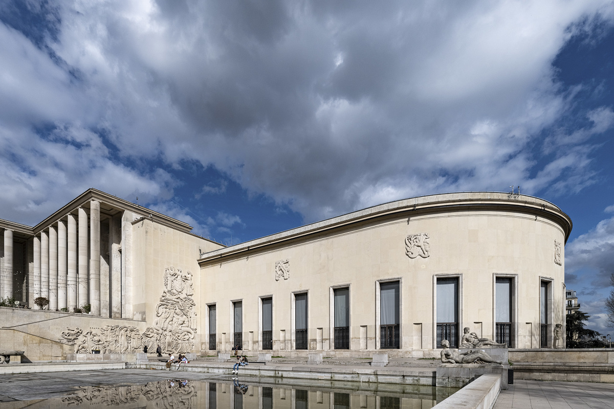 Musée dArt Moderne, Salle Dufy, Paris, featuring ERCO LED lighting for the La Fée Electricité artwork.