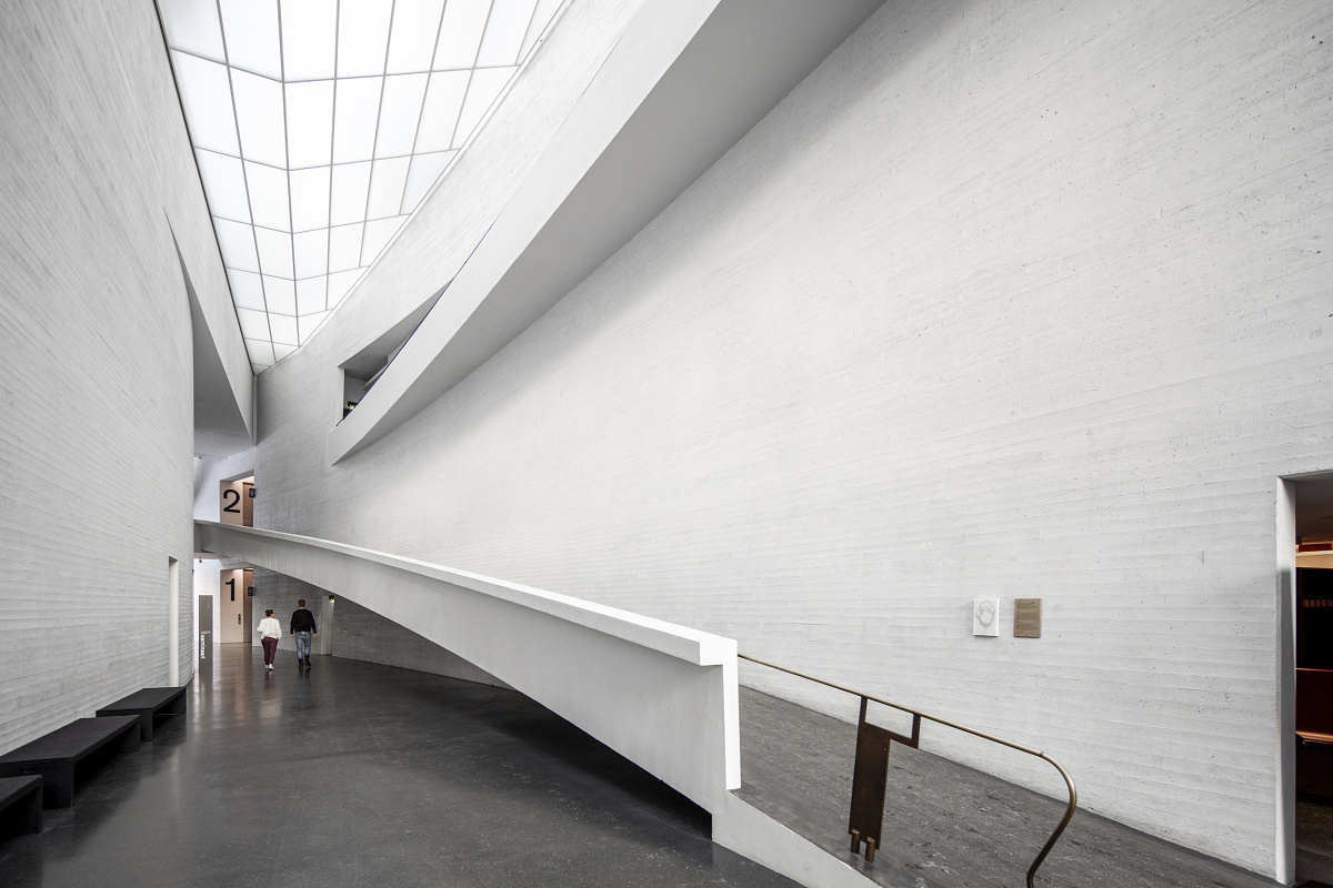 Interior of Kiasma Museum Helsinki, featuring ERCO LED spotlights for energy-efficient lighting.
