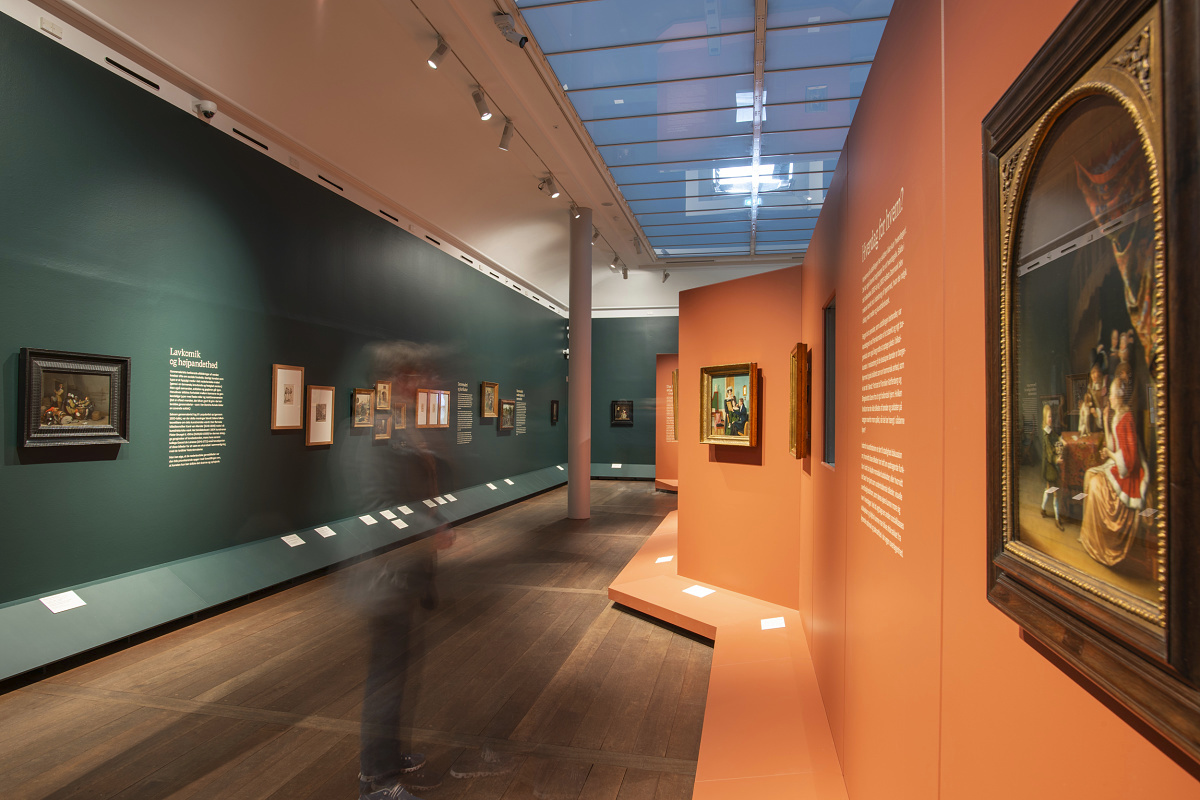 Nivaagaard Museum illuminated by ERCO 48V LED lighting for flexible exhibits.