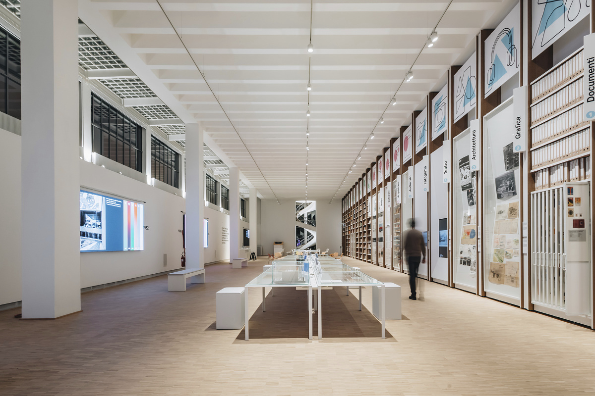 Interior of Triennale Museum in Milan featuring ERCO LED lighting for flexible illumination.