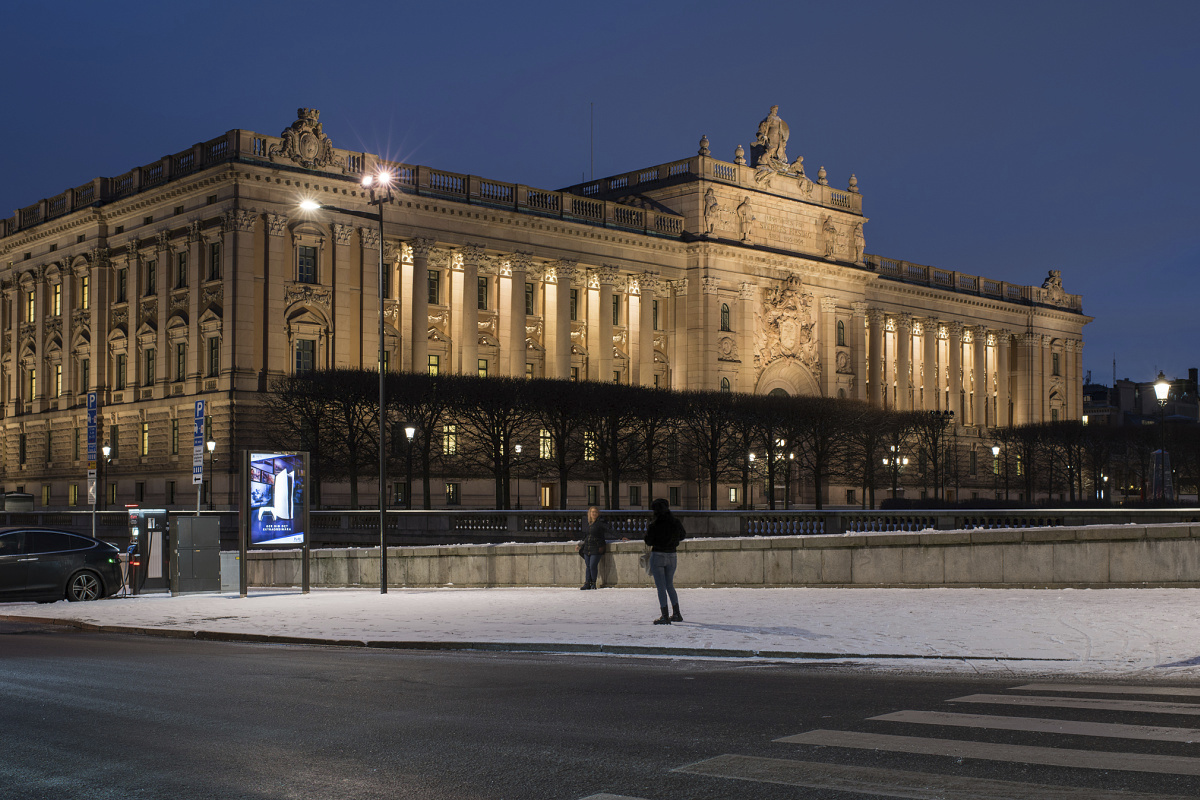 Stockholm Parliament building illuminated with ERCO LED outdoor lighting.