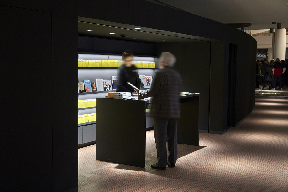 Schauspielhaus Düsseldorf's foyer bookshop with ERCO LED lighting.