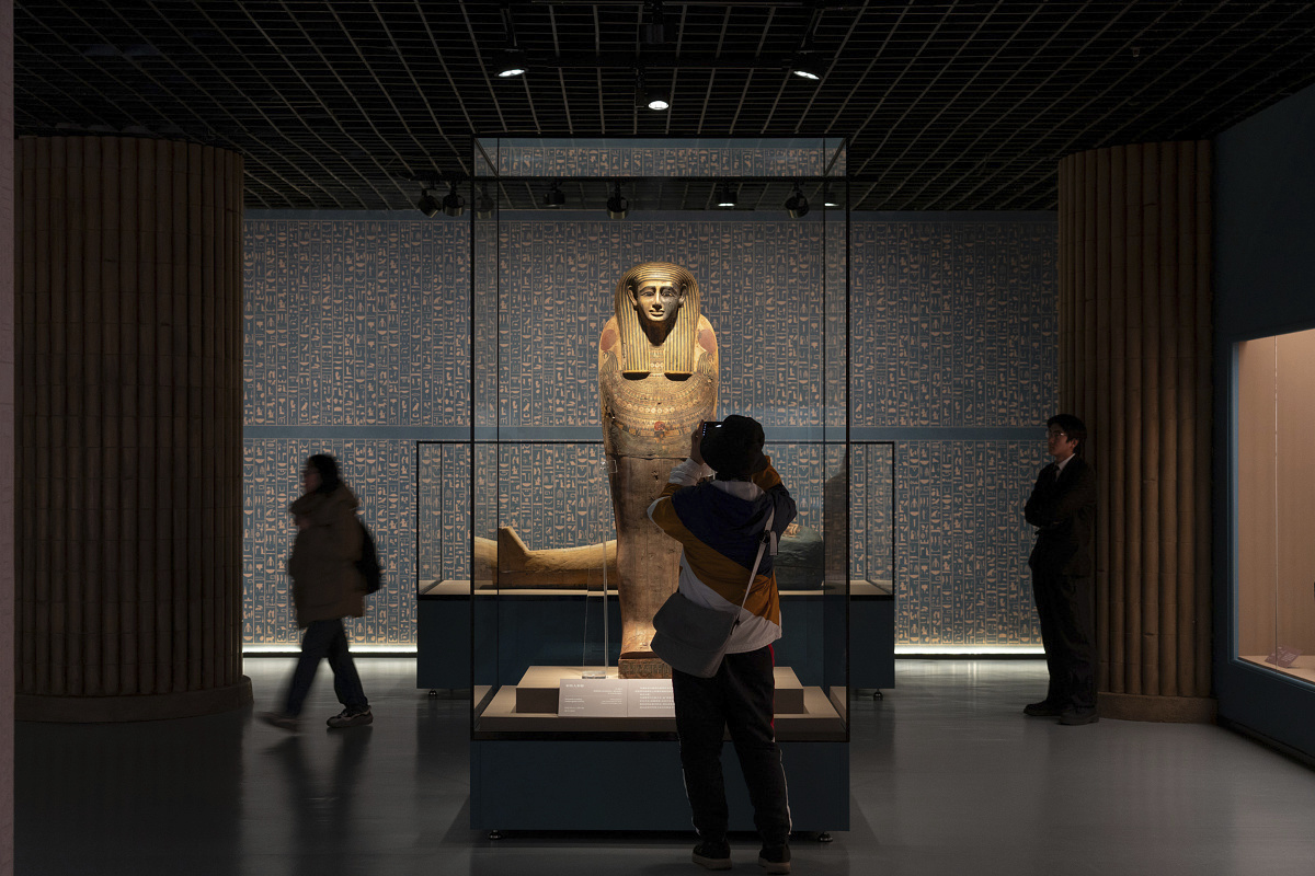 Egyptian sarcophagus at Shanghai Museum, illuminated by ERCO LED lighting.