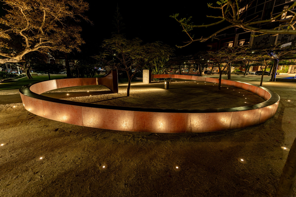 Illuminated Signature Ring at Elizabeth Quay with ERCO Tesis in-ground luminaires.