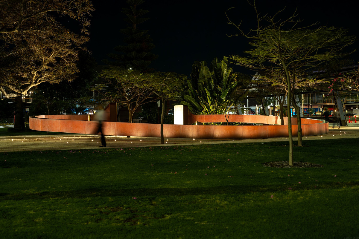 Illuminated Signature Ring at Elizabeth Quay with ERCO Tesis in-ground luminaires.