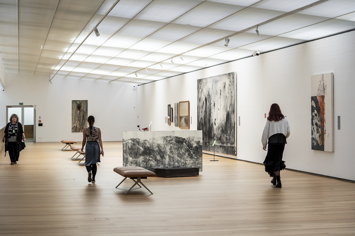 ERCO Eclipse spotlights illuminate art in the Slovak National Gallery.