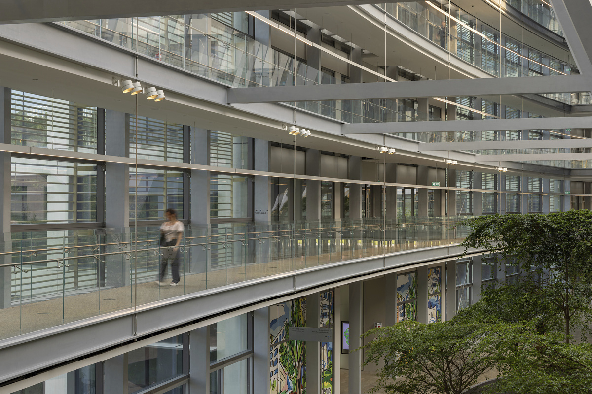 ERCO Parscan spotlights illuminate the Surbana Jurong Campus in Singapore.