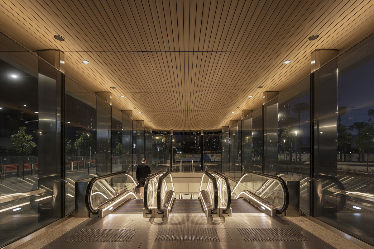ERCO downlights illuminate escalators at Barangaroo Metro Station, Sydney.
