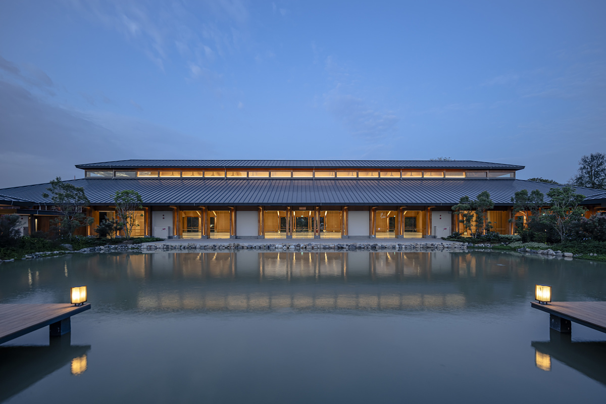 The Guesthouse at Japanese Gardens, Singapore, featuring ERCO LED lighting enhancing architecture and ambiance.