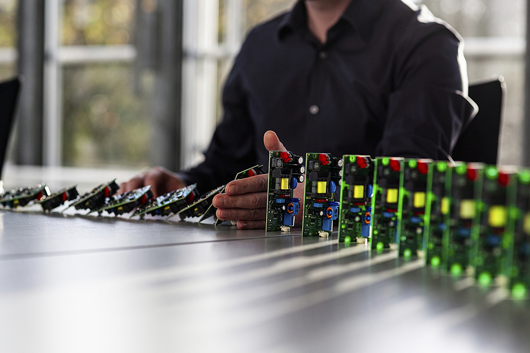 ERCO: Electronic components in a row, highlighting the importance of supplier relationship management.