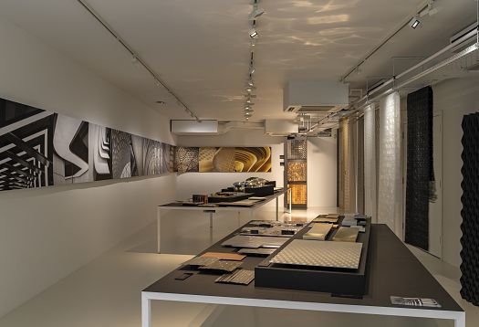 ERCO lighting at Zaha Hadid London: Flexible workspaces with Opton spotlights and Jilly downlights.