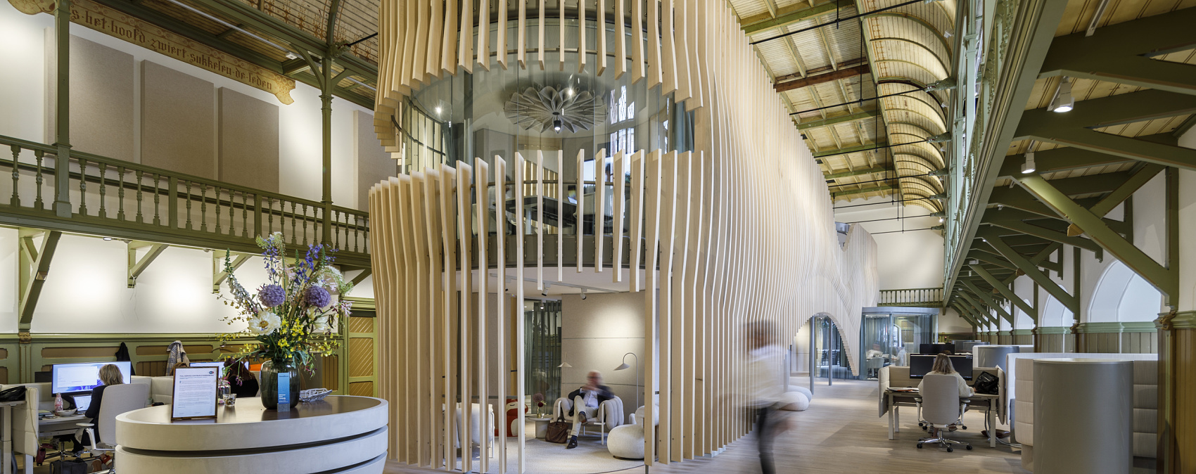 ERCO lighting at De Krakeling, Amsterdam: Flexible office lighting in a heritage building for high visual comfort.